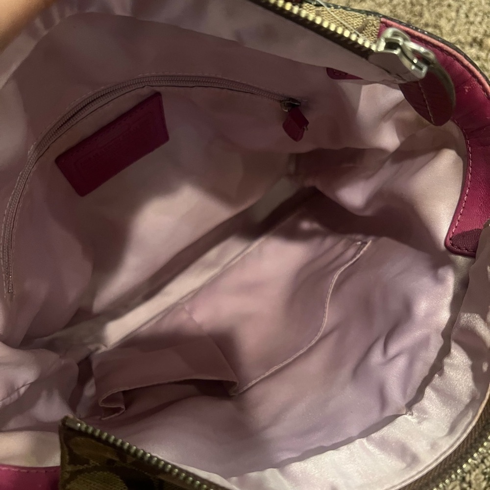 COACH PENELOPE SIGNATURE CANVAS TOTE - Picture 12 of 16